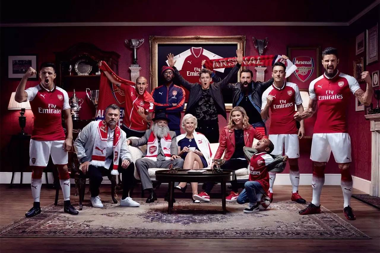 情绪不佳，吉拉西在下半场被换下时拒绝与主教练科瓦奇握手（下半场被换下，情绪不佳的吉拉西拒与主帅科瓦奇握手）