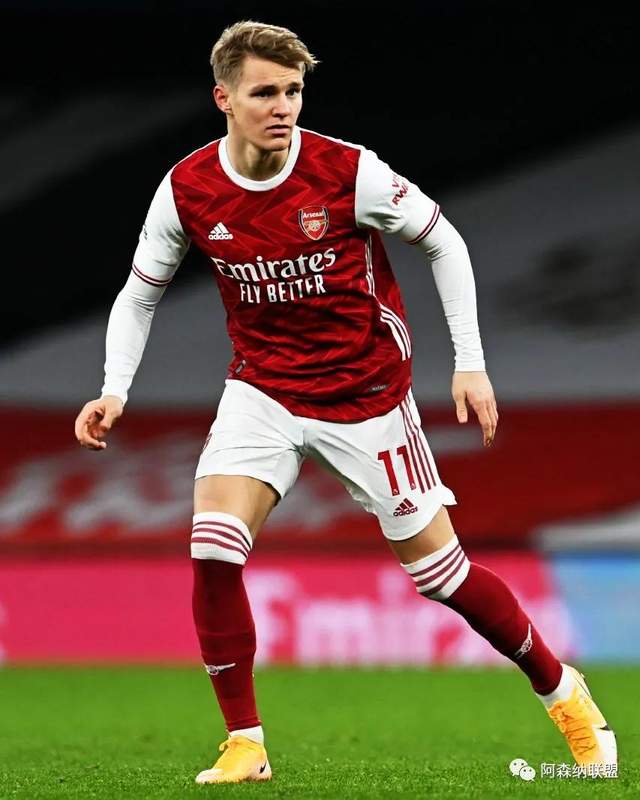 库尔图瓦：第一个丢球多少得怪我，但曼城球员推倒了吕迪格（库尔图瓦：首粒失球我难辞其咎，但曼城球员曾推倒吕迪格）