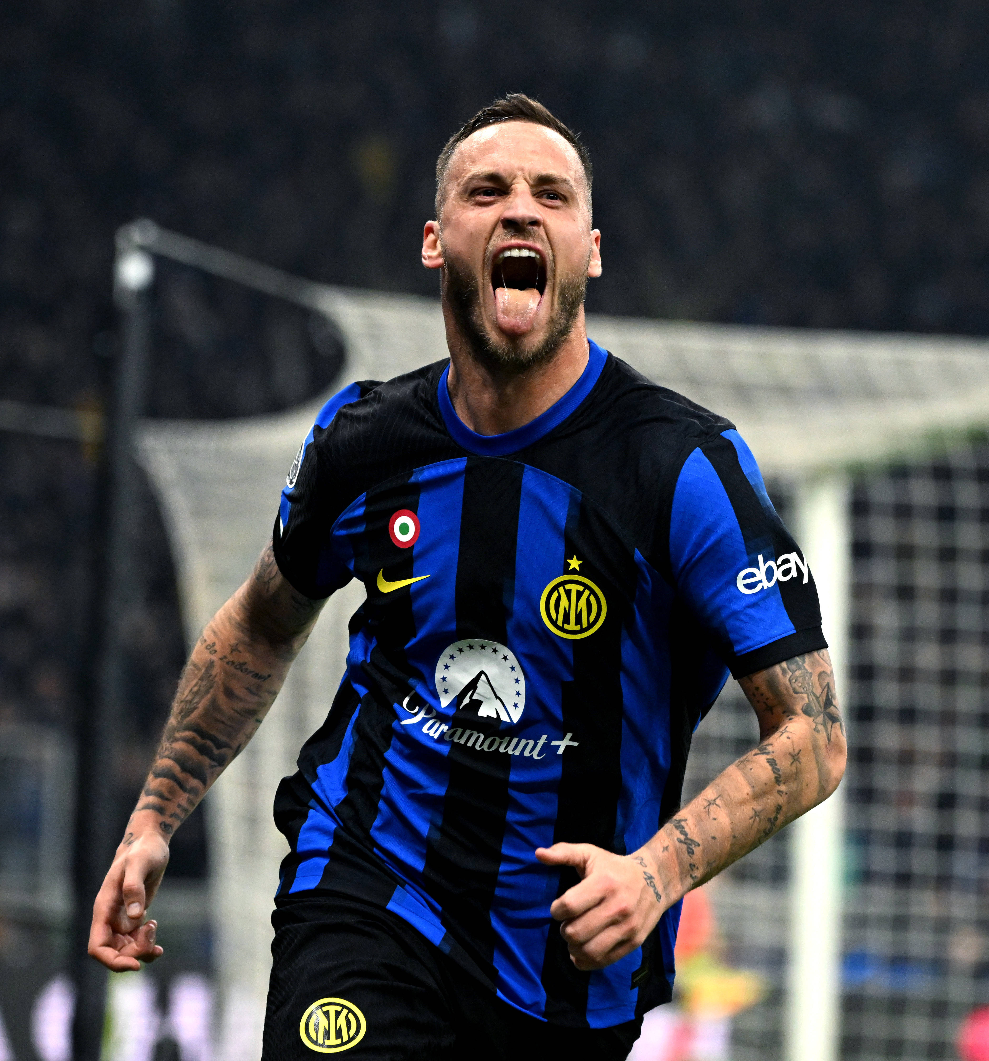 美记：尼克斯对字母哥的报价一直围绕唐斯，但雄鹿不感兴趣（美记：尼克斯围绕唐斯报价字母哥，雄鹿无意接受）