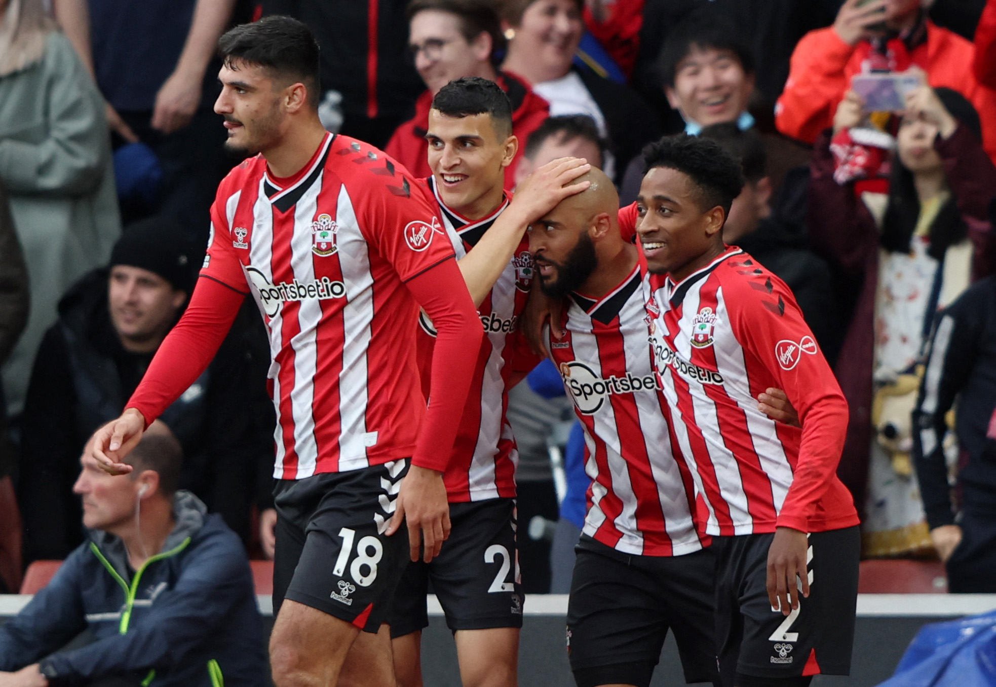 富山胜利vs秋田蓝闪电先发：古川真人、佐藤大树先发（富山胜利对阵秋田蓝闪电首发阵容：古川真人、佐藤大树入列）