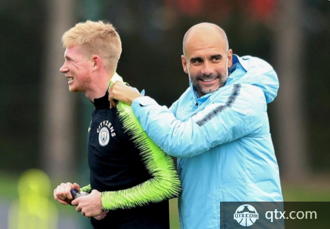 32岁津门虎王牌队长正式转会上港，亚冠首轮亮相柔佛引关注（32岁津门虎王牌队长官宣加盟上港，亚冠首战对阵柔佛备受关注）