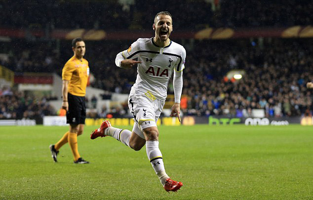 荷兰队官方：韦格霍斯特身体状态不佳退出集训，不会出战波兰