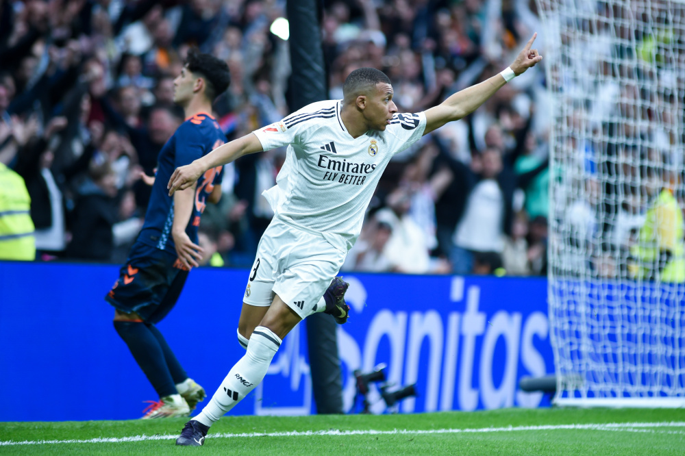 路易斯-迪亚斯导致阿什拉夫受伤，摩洛哥记者：你是个罪犯