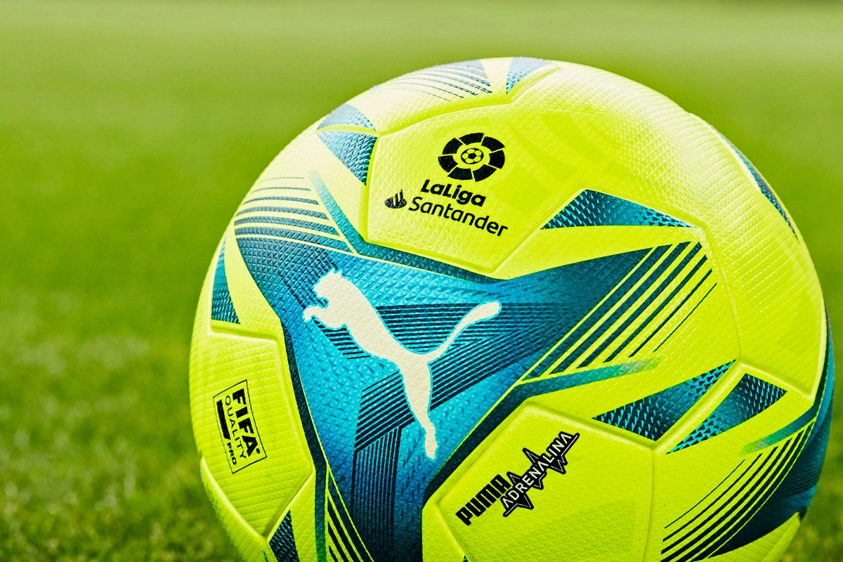 足球装备的科技革新解析