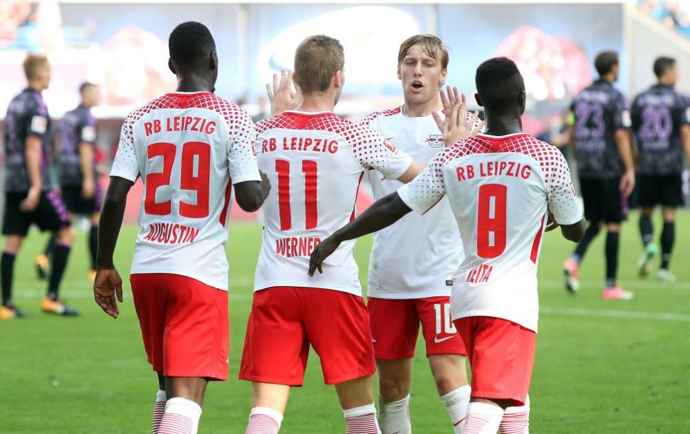 欧冠近11战打进12球，劳塔罗当选国米2-1凯拉特队内最佳球员