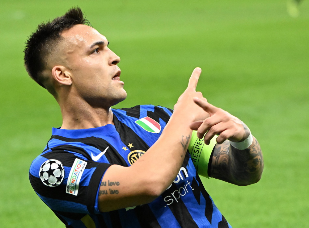 萨拉赫自2020年以来3次欧冠单场过人5+，均是对阵马德里双雄（2020年至今，萨拉赫三次在欧冠单场完成5+过人，全部发生在对阵马德里双雄时）