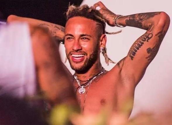 意媒：那不勒斯希望1月从曼联租借梅努，罗马加入竞争