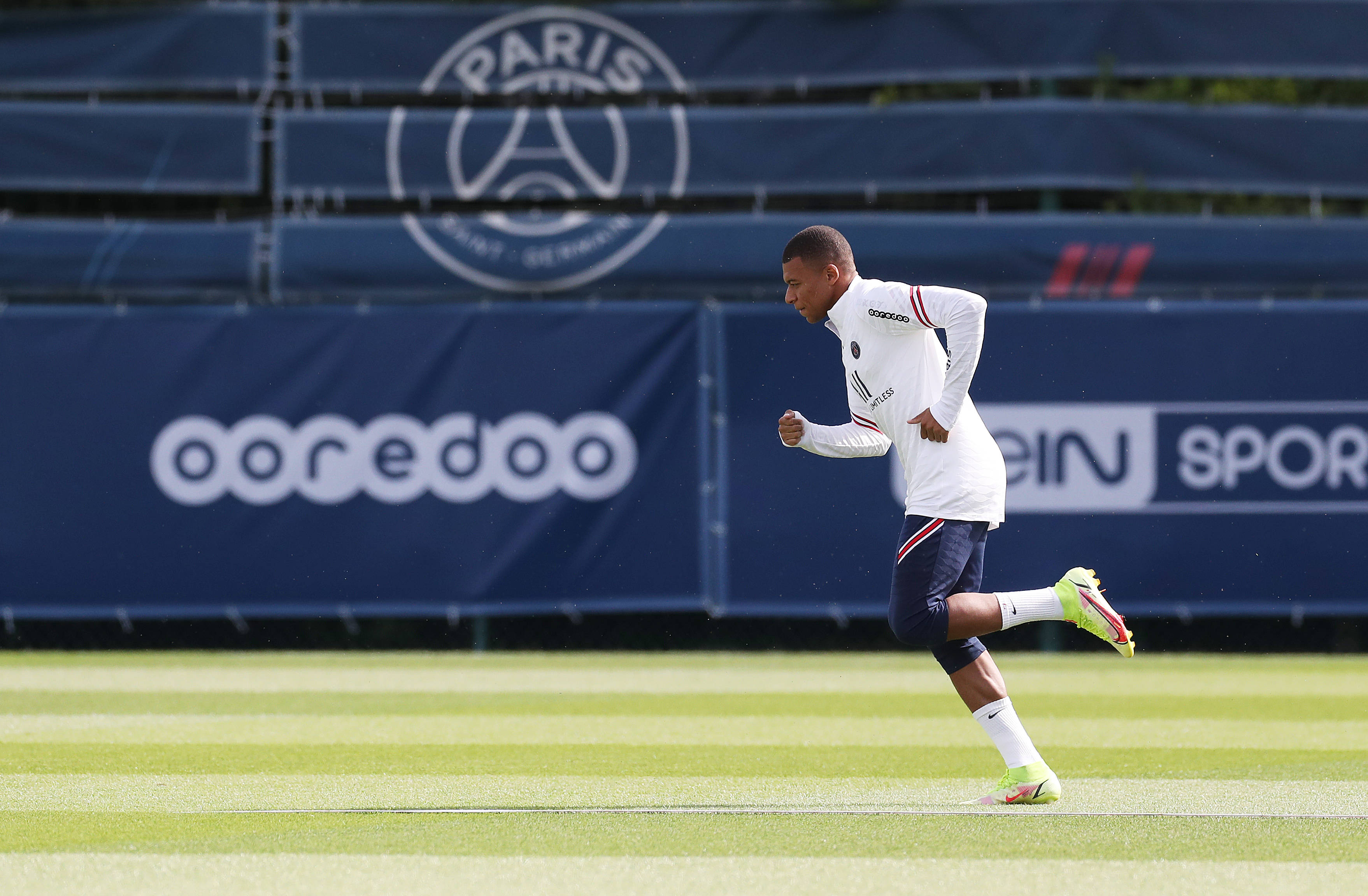 也门继续内战，可容纳5万人的赛文奥林匹克体育场易主（也门战事延续，5万席位的赛文奥林匹克体育场易手）