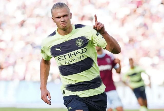 下半场隐身！鲍威尔14中6得到18分2篮板（后两节哑火！鲍威尔14投6中拿下18分2篮板）