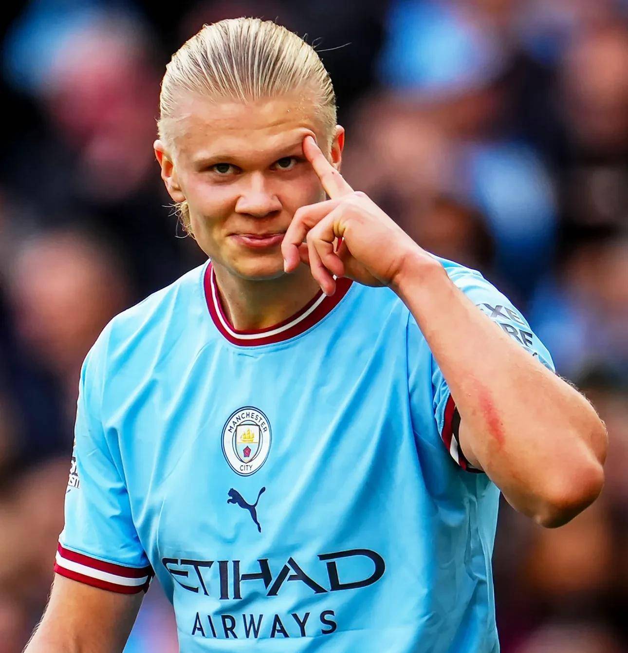 德国杯半场：屡次错失良机，荷尔斯泰因客场0-0汉堡（德国杯半场：荷尔斯泰因客场屡失良机，与汉堡0-0互交白卷）