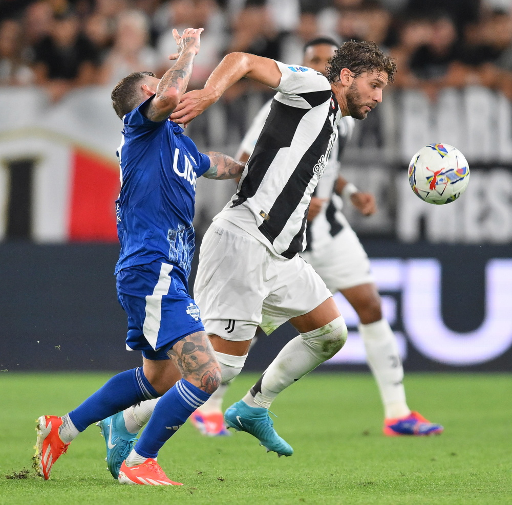 镜报：莱因克尔曾和亲弟弟关系断裂17年，今年夏天才破冰（《镜报》：莱因克尔与亲弟弟断联17年，今夏终于破冰）