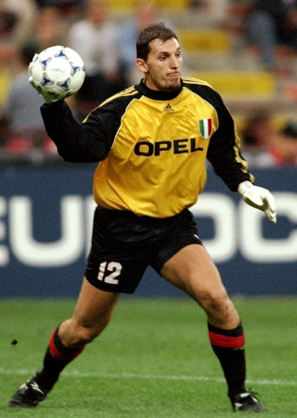 美记：鹈鹕已将锡安摆上交易货架，只要能换回实际的回报即可（美记：鹈鹕将锡安列入交易名单，只要报价合适即可出手）