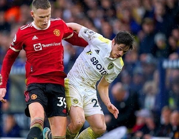 早报：悲欢并不相通（早间速递：悲喜各自为营）