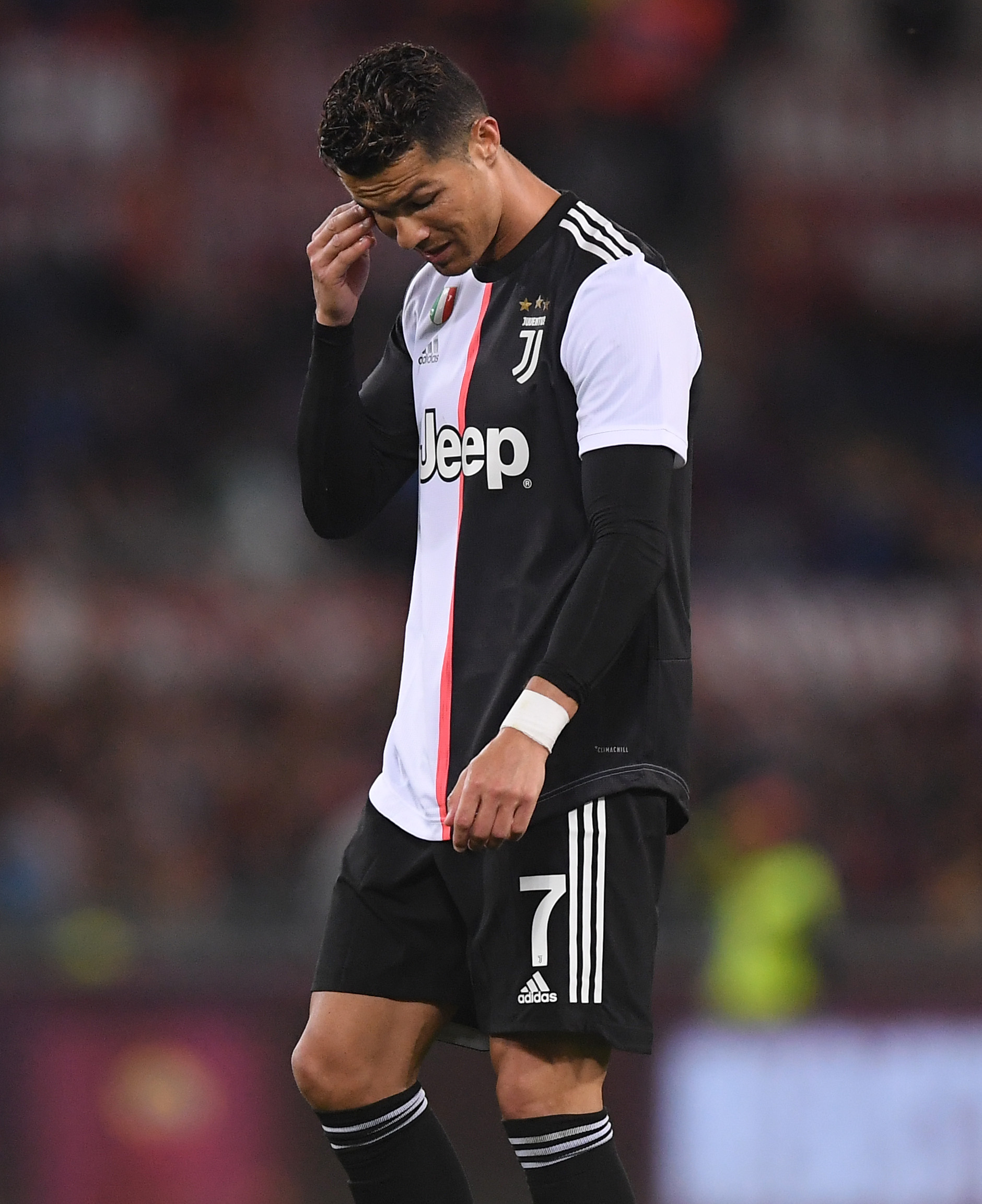 前埃及队队友：利物浦的问题不在于萨拉赫，而在于整个球队（前埃及队友：利物浦的问题源于整体，而非萨拉赫个人）