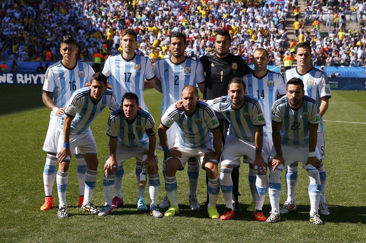 大四喜：姆巴佩vs奥林匹亚科斯个人集锦（姆巴佩四球之夜：对阵奥林匹亚科斯个人集锦）